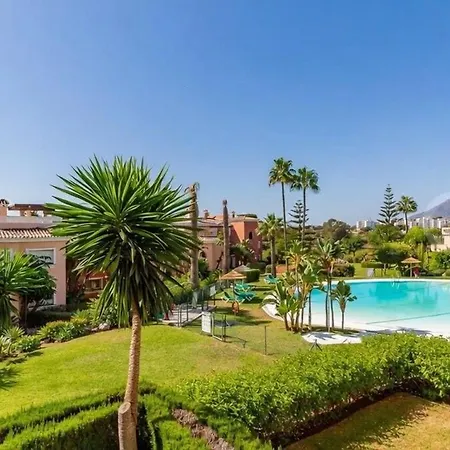 Costa Del Sol Frontline Sea View Penthouse דירה
